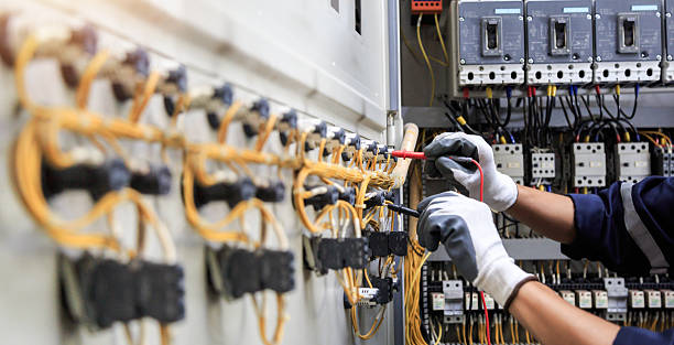 Professional Electrician technician working in Centerfield, UT